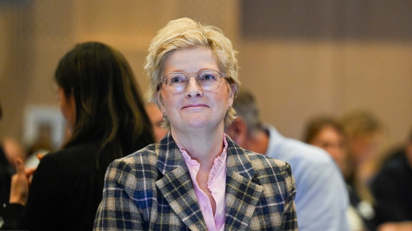 RF:s ordförande Anna Iwarsson säger att förtroendevalda ledare inte ska få stödja sin förening eller sitt förbund ekonomiskt. En åsikt som Epoch Times sportchef Jonas Arnesen menar är ett hot mot främst mindre lokala föreningar. Foto: Pontus Lundahl/TT