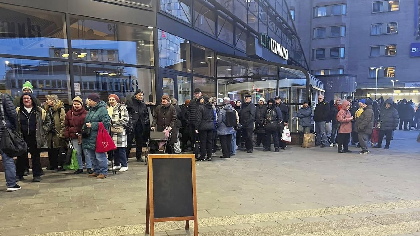 Mellan 150 och 200 personer brukar besöka Vid din sidas soppkök i centrala Stockholm, som riktar sig till hemlösa och fattigpensionärer. Foto: Vid din sida