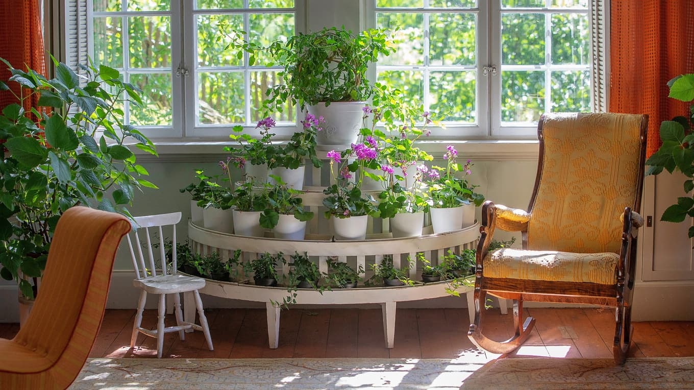 Interiör från Ellen Keys hem intill Omberg vid Vätterns strand. Hennes vision var att konst och skönhet inte skulle betraktas som en lyx. Foto: Mia Karlsvärd/Shutterstock