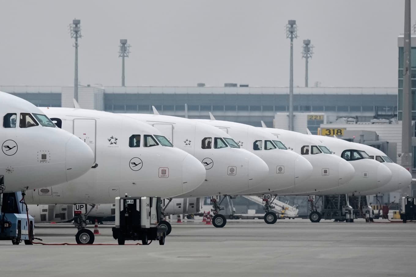 Minskad förlust och ökade intäkter för Lufthansa i första kvartalet. Arkivbild Foto: Matthias Schrader  /AP/TT