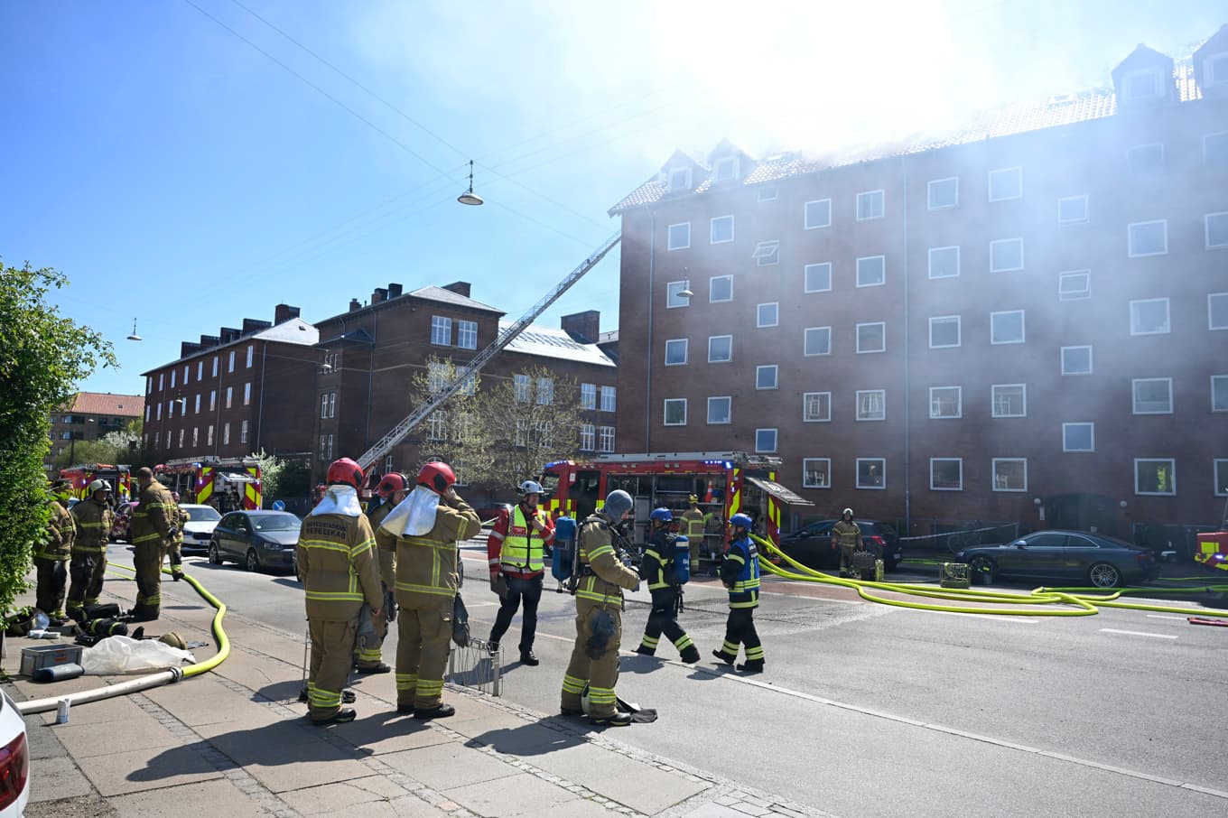 En större takbrand bröt ut i centrala Köpenhamn. Foto: Nils Meilvang/Ritzau Scanpix