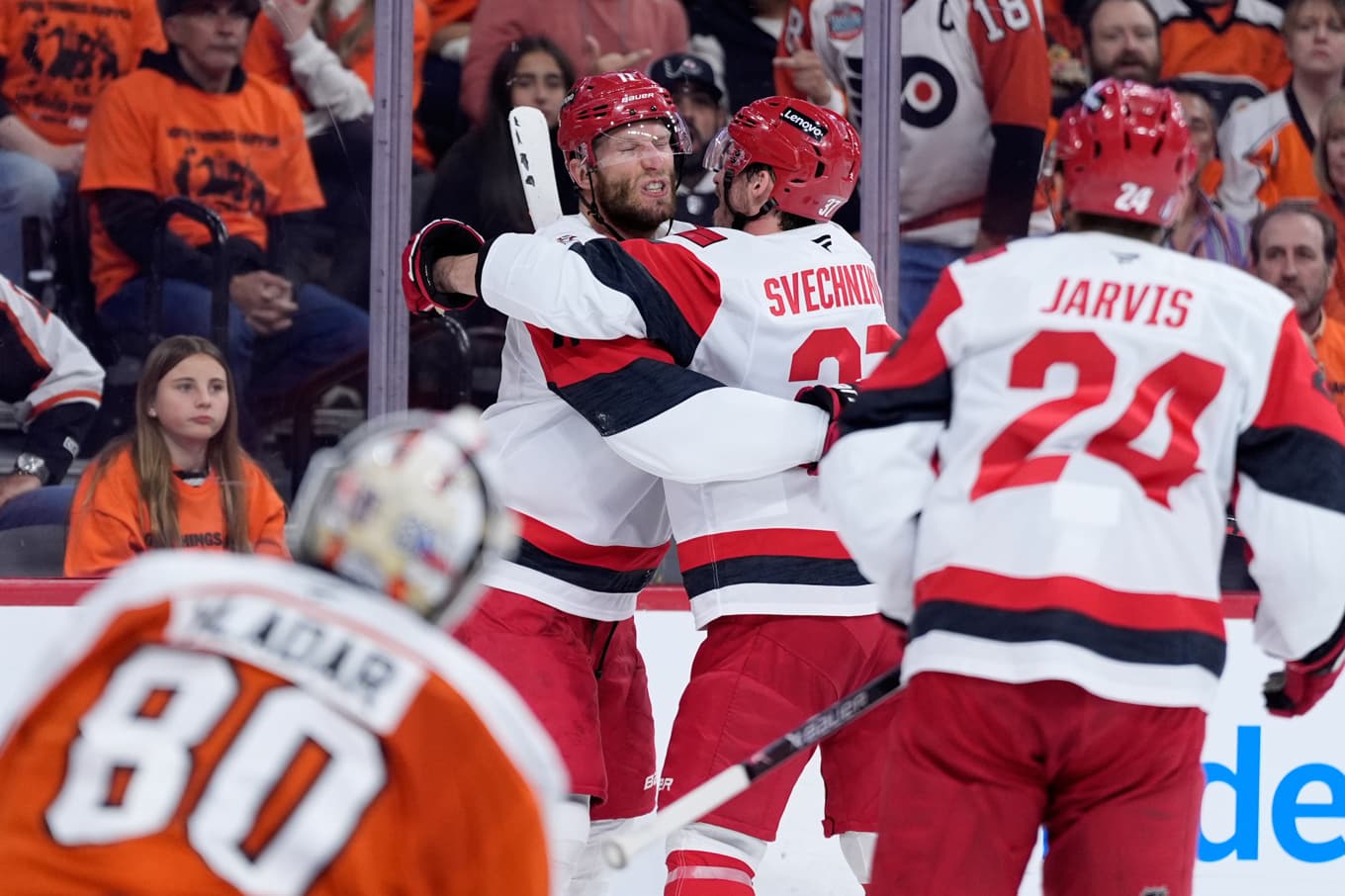 Carolina är nära semifinal i Stanley Cup-slutspelet. Foto: Matt Slocum/AP/TT