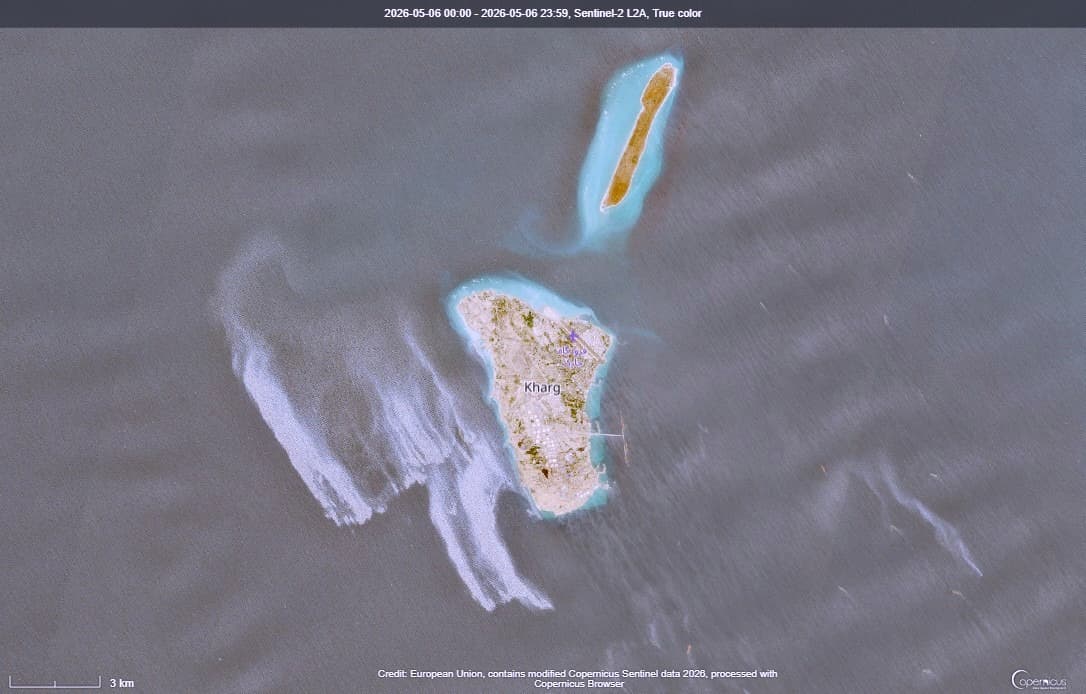 Satellitbild från Europeiska rymdorganisationen ESA som visar det misstänkta oljeläckaget. Foto: ESA via AP/TT