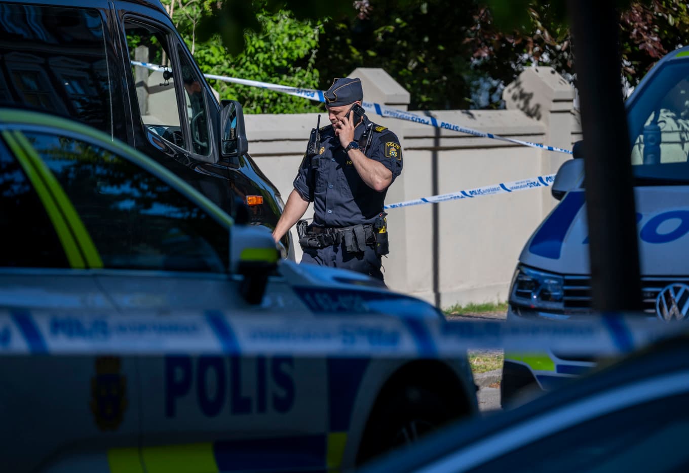 Polis och bombtekniker på plats i Landskrona. Foto: Johan Nilsson/TT