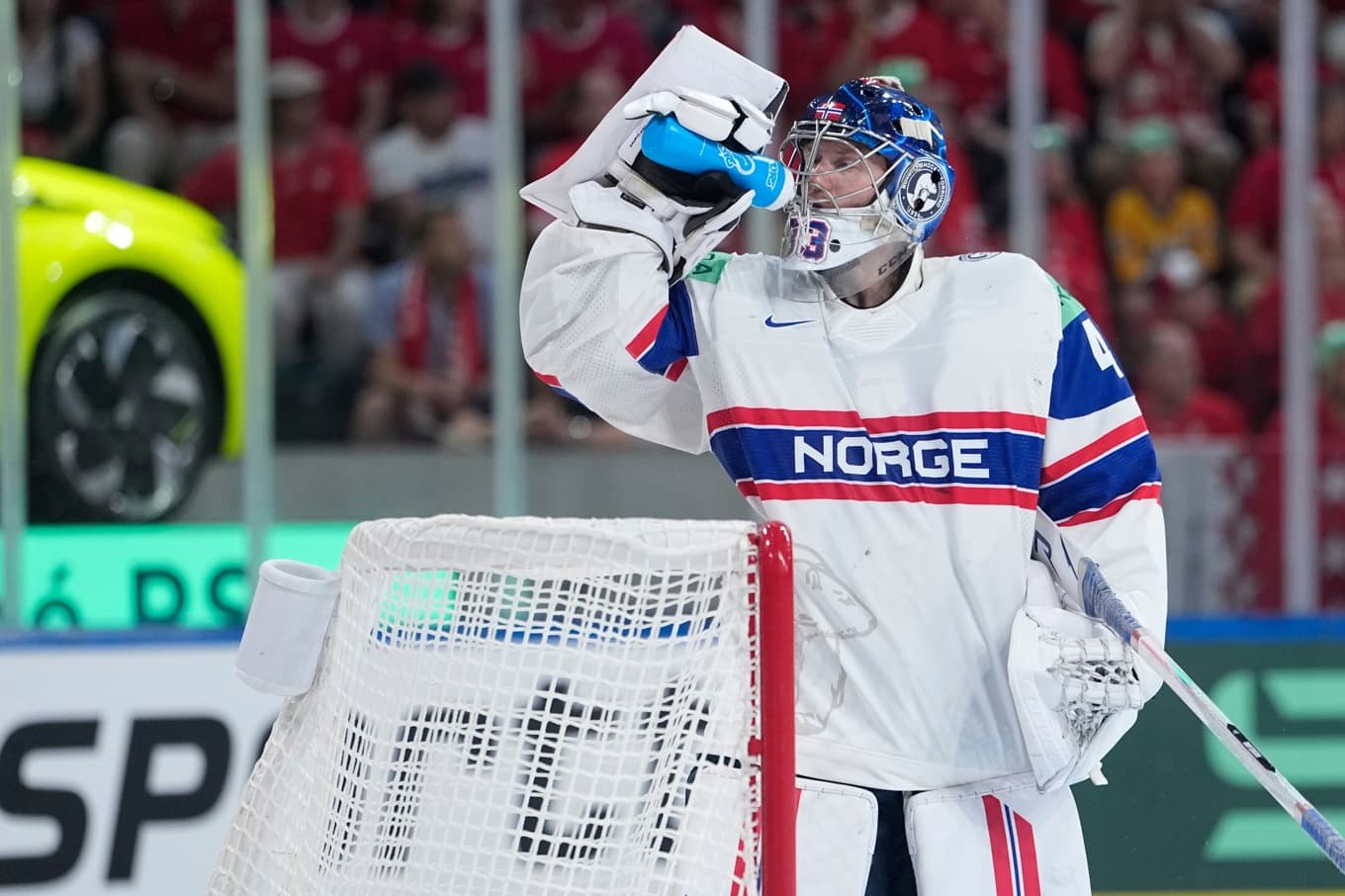 Norge och målvakten Henrik Haukeland kunde inte matcha Schweiz i semifinalen. Foto: Darko Bandic/AP/TT