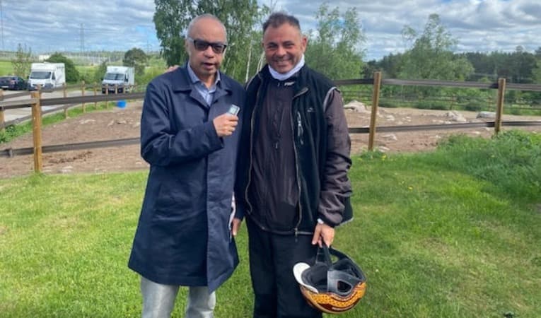 Alessandro Gocciadoro, som kör Diva Ek i Elitloppet, pratade med Epoch Times travskribent Robert Okpu på sin svenska träningscamp Stora Alby Gård, om tankarna inför helgen. Foto: Erik Pettersson