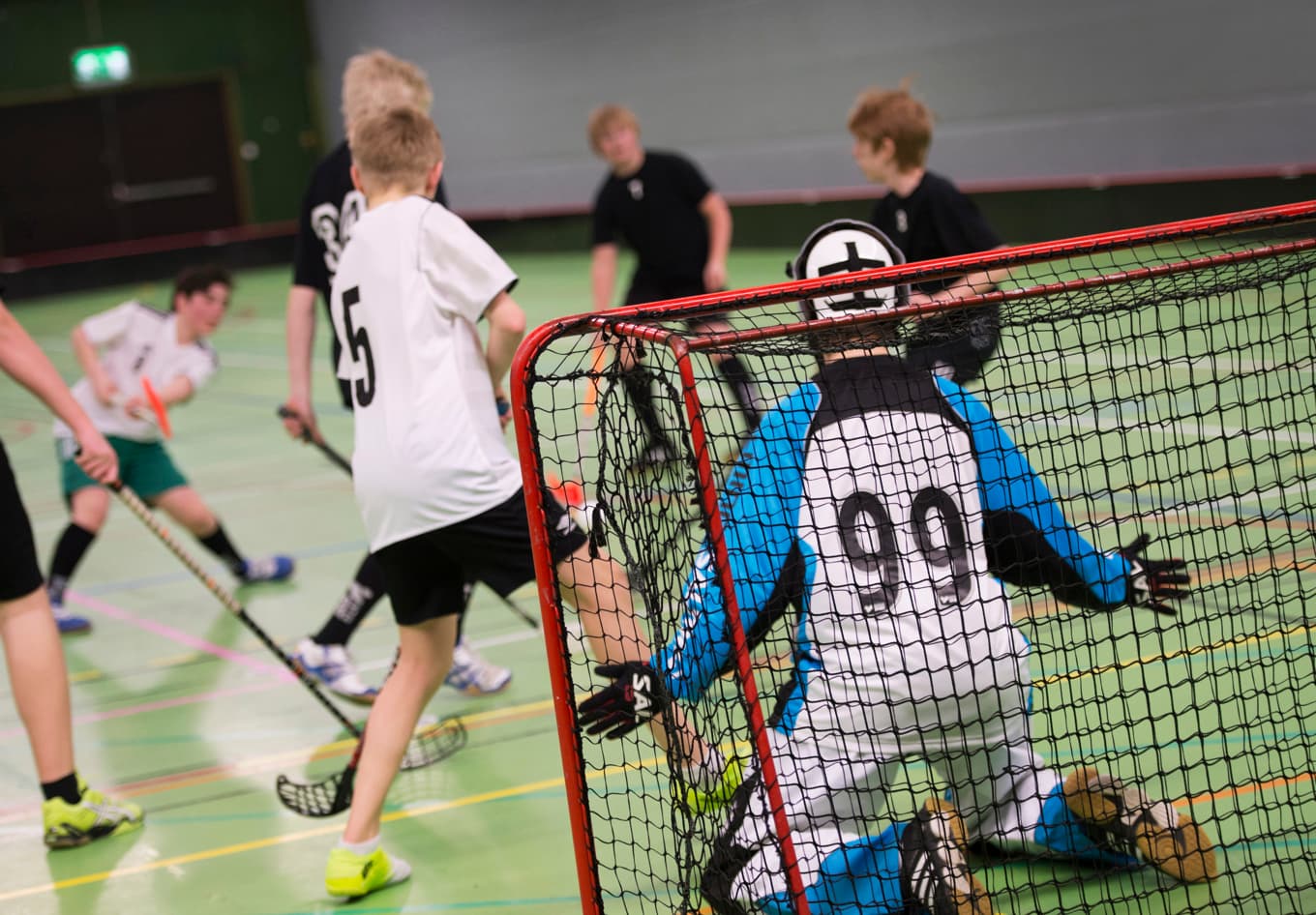 Idrottsminister Jakob Forssmed är nöjd med Fritidskortet men medger att förbättringar kan göras. Foto: Fredrik Sandberg/TT