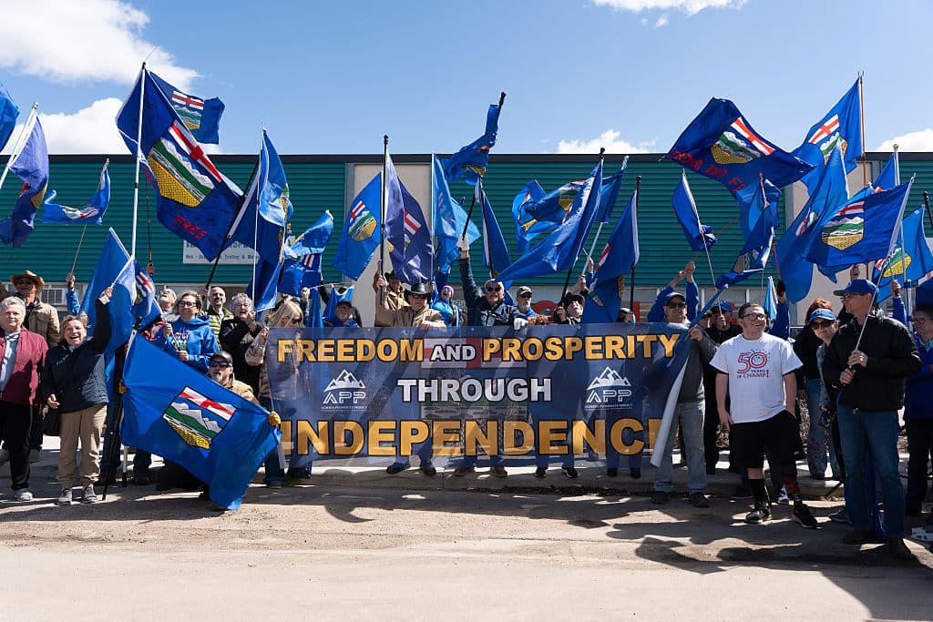 Separatistiska Stay Free Alberta håller manifestation i Edmonton. Foto: Henry Marken / AFP via Getty Images