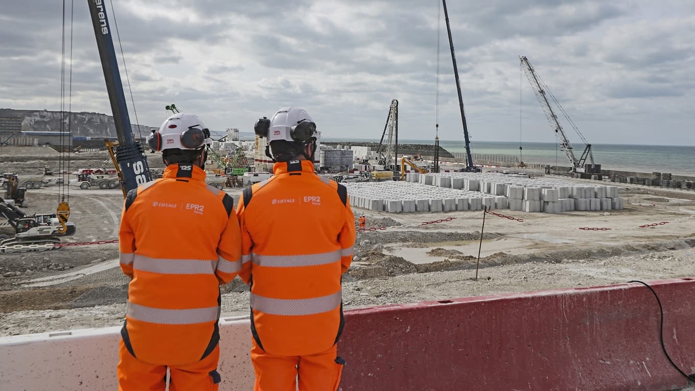 Frankrike genererar 70 procent av sin el med kärnkraft och bygger nu nya reaktorer. Foto: Ludovic Marin/Pool/AFP/Getty Images