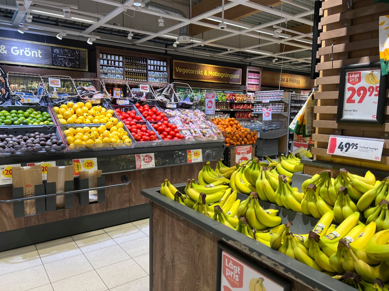 En allt mindre del av matkassen består av rena råvaror, medan en allt större del består av produkter från matindustrin, skriver Elise Vickman. Foto: Sofia Drevemo