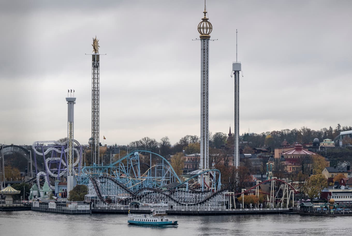 Gröna Lund håller öppet, men åkattraktionen Insane är fortsatt avstängd. Foto: Anders Wiklund/TT