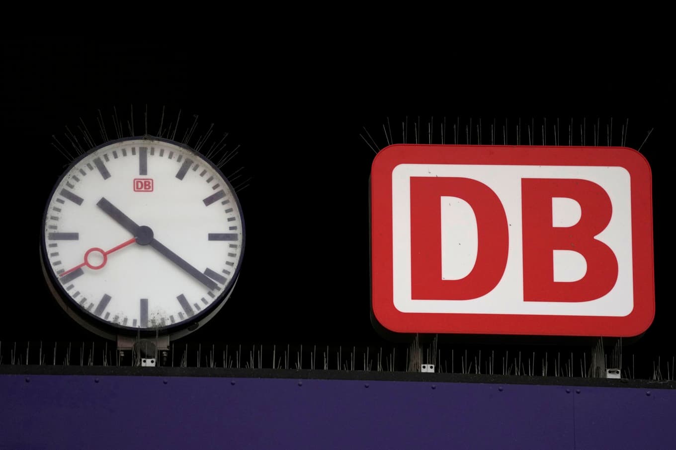 Enligt Deutsche Bahn berodde stoppet på problem med ett kommunikationssystem. Arkivbild. Foto: Matthias Schrader/AP/TT