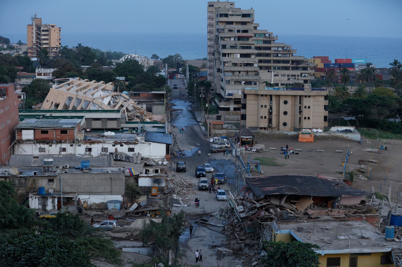 Kuststaden La Guaira tillhör de mest drabbade områdena. Foto: Pedro Mattey  /AP/TT