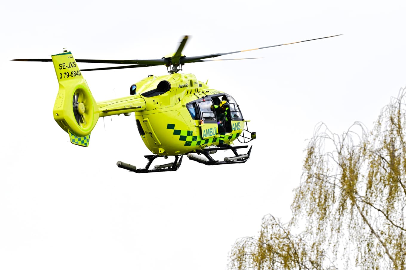 De skadade har förts med ambulanshelikopter till sjukhus. Arkivbild. Foto: Jonas Ekströmer/TT