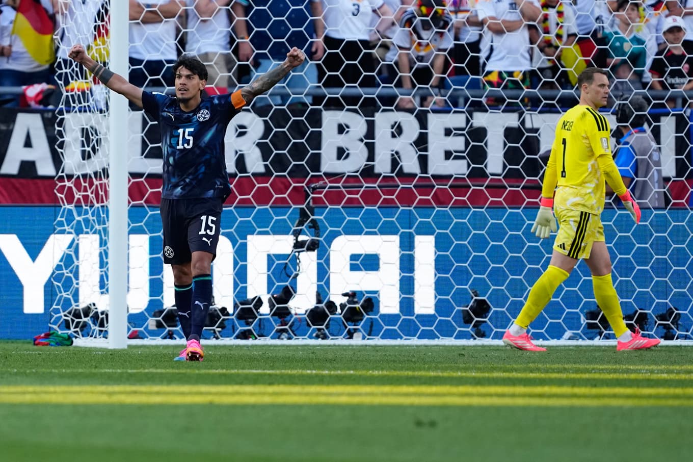 Paraguay slog Tyskland efter ett straffdrama. Foto: Petr David Josek/AP/TT