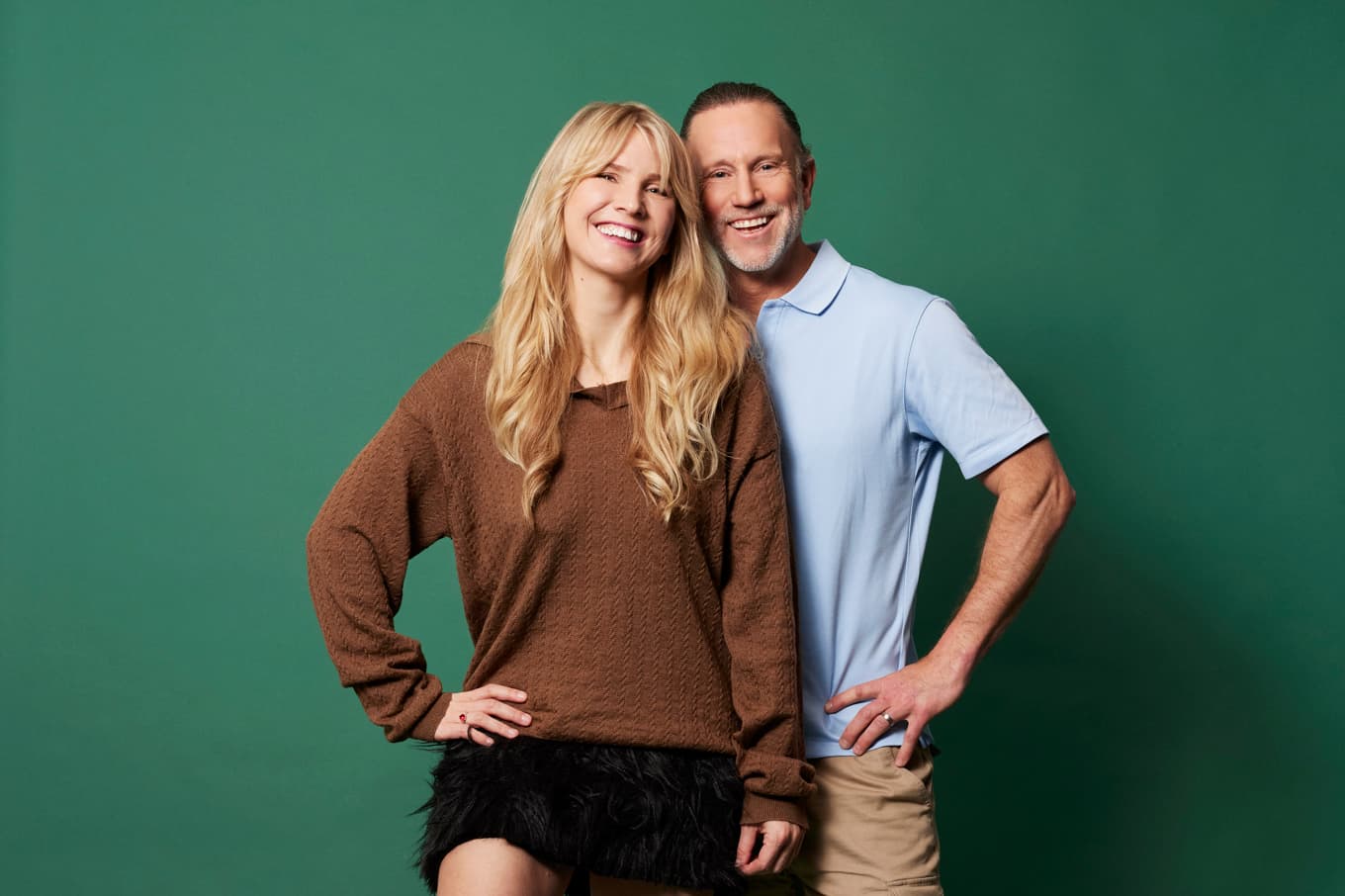 Amanda Romare och Peter Jihde ska tillsammans under fyra söndagar leda ”VM-sommar i P4”. foto: Hedda Axelsson