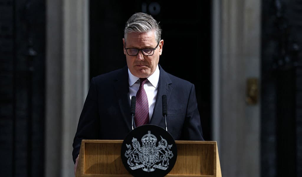 Storbritanniens premiärminister Keir Starmer meddelar sin avgång i London. Foto:  Henry Nicholls/AFP via Getty Images