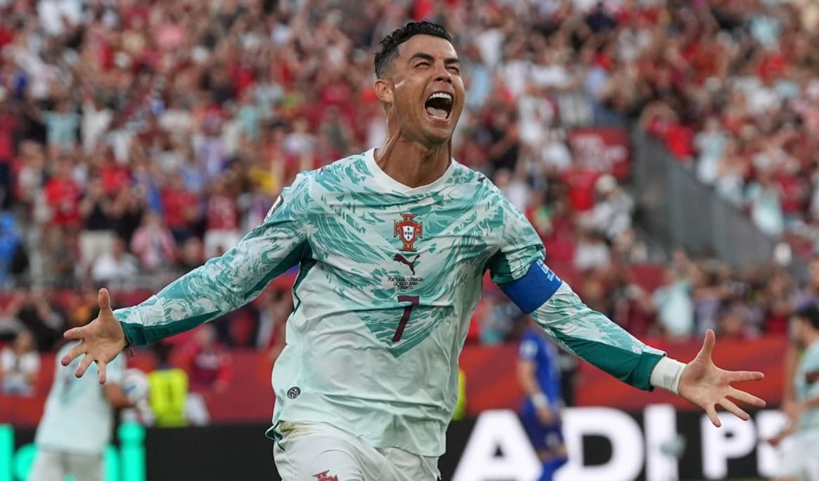 Portugals Cristiano Ronaldo (7) firar efter sitt mål. Foto: Stephanie Scarbrough/AP/TT