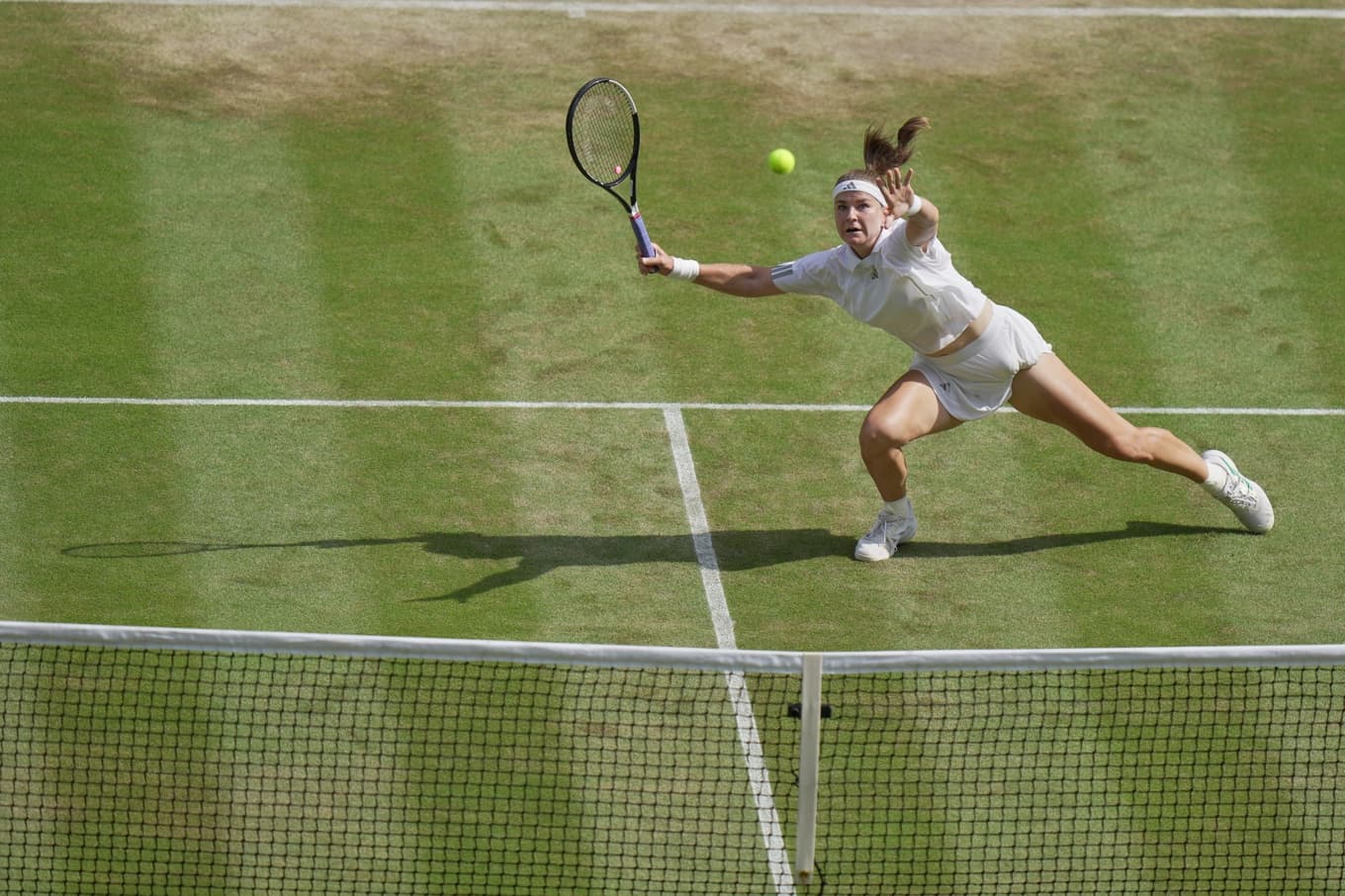 Karolína Muchová är klar för final i Wimbledon. Foto: Brian Inganga/AP/TT