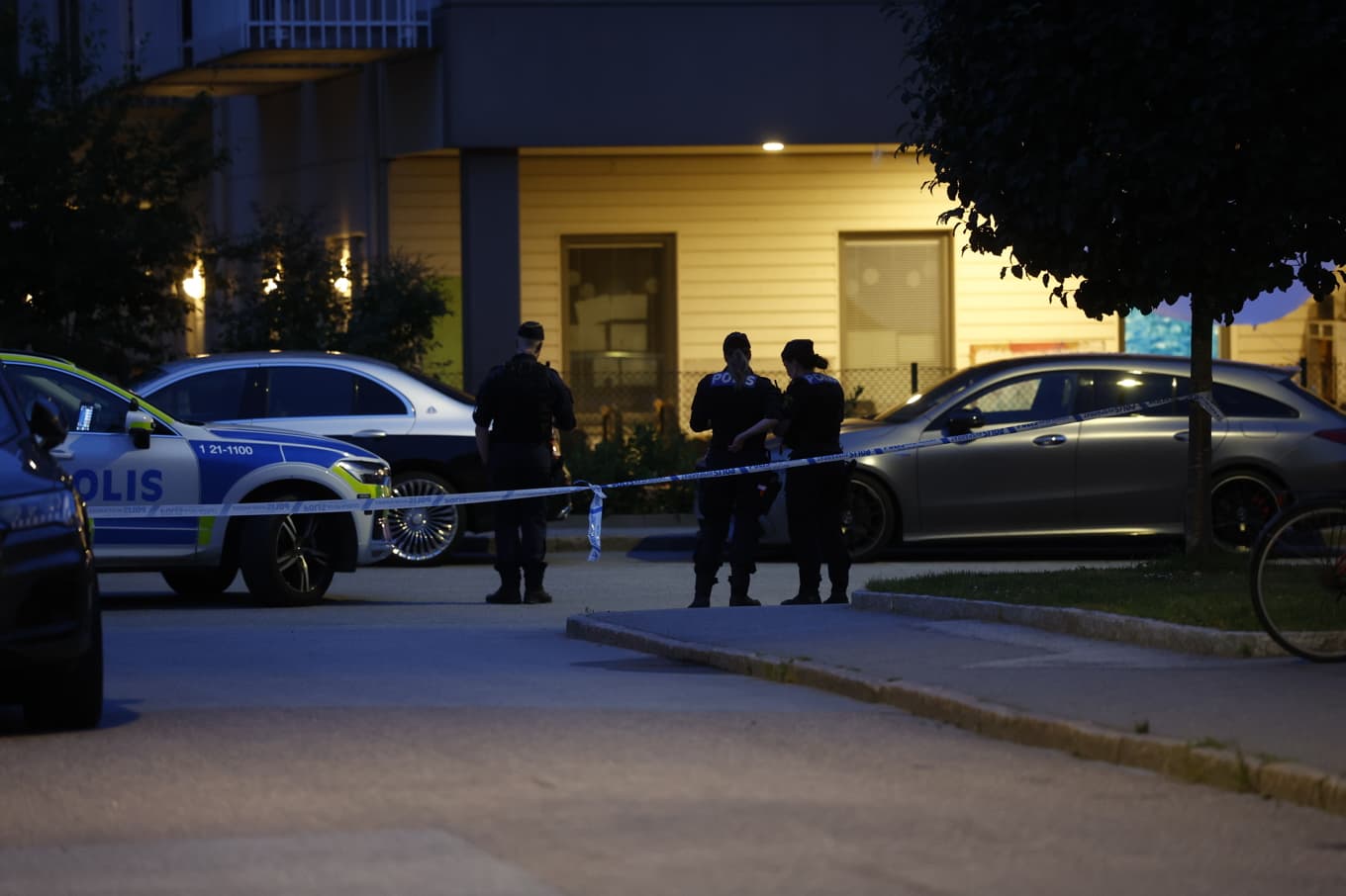 En 19-årig man sköts till döds i Kvarngärdet, Uppsala, i söndags. Foto: Stefan Jerrevång/TT