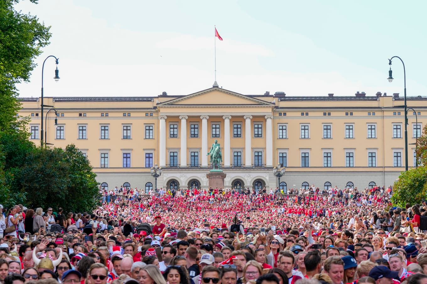 Fotbollsfans i Oslo. Bild från tidigare i sommar. Foto: Amanda Pedersen Giske/NTB/TT