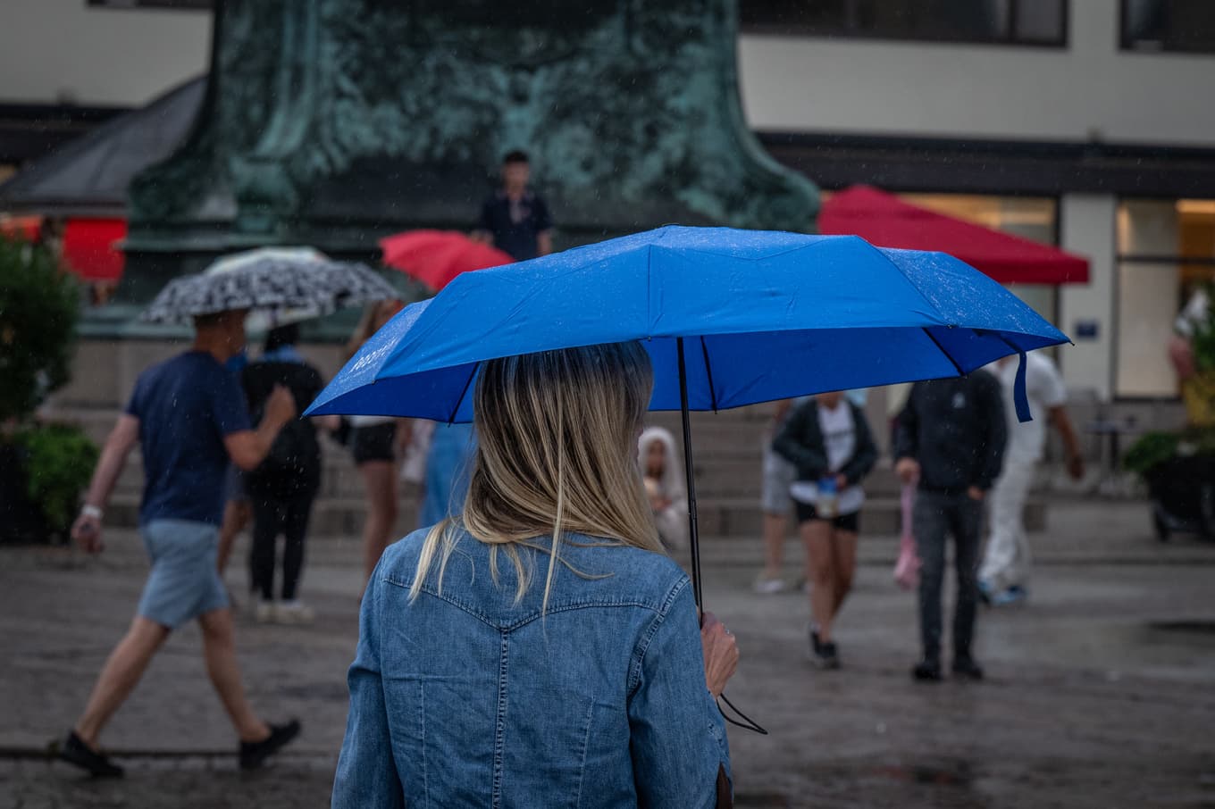 Regn vid Kungsportsplatsen i Göteborg. Mer väntas i helgen. Arkivbild Foto: Hanna Brunlöf/TT
