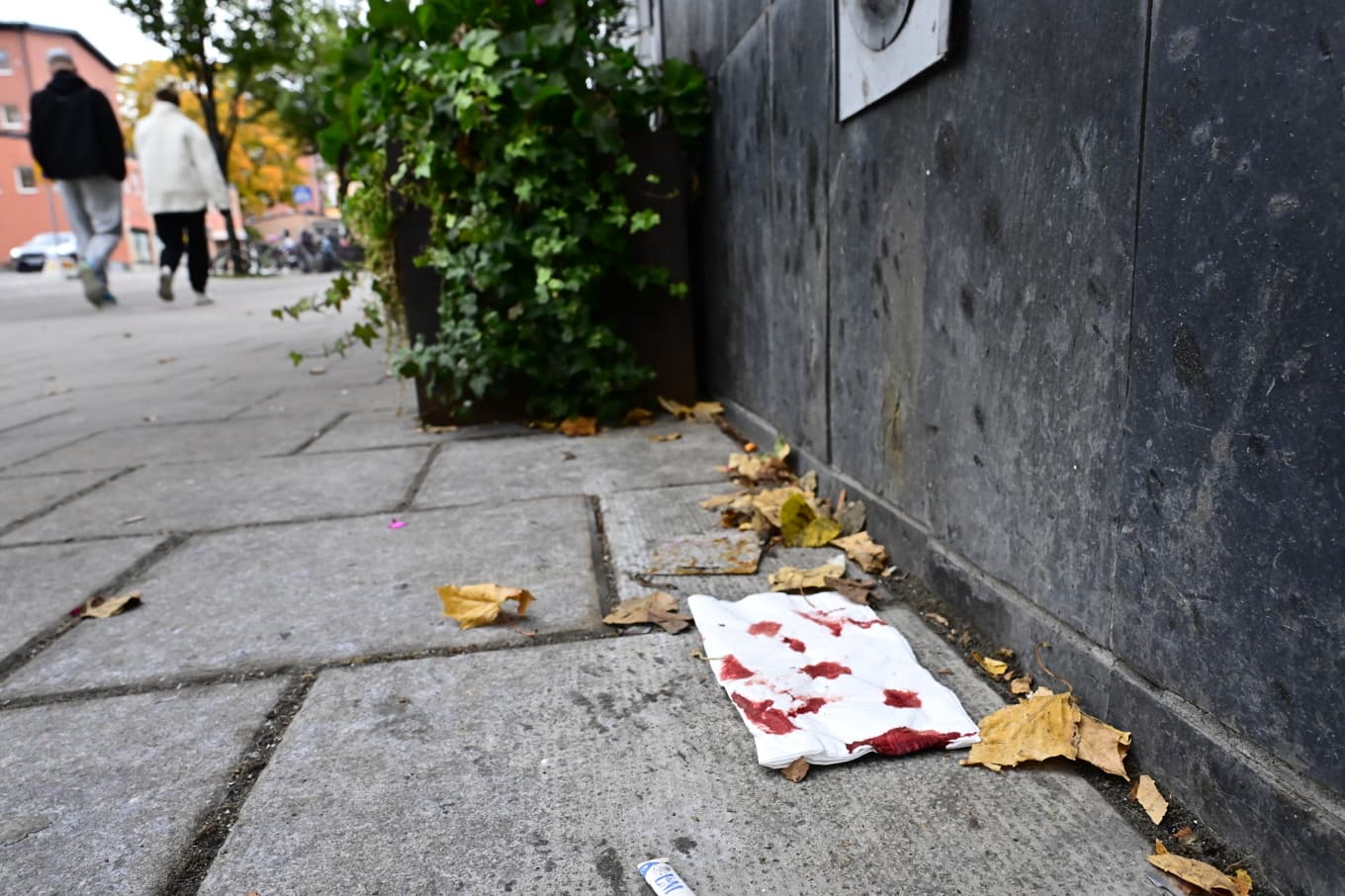 Sex personer skadades i skottlossningen i centrala Gävle under natten mot den 4 oktober. Bild från platsen dagen efter. Foto: Jonas Ekströmer/TT