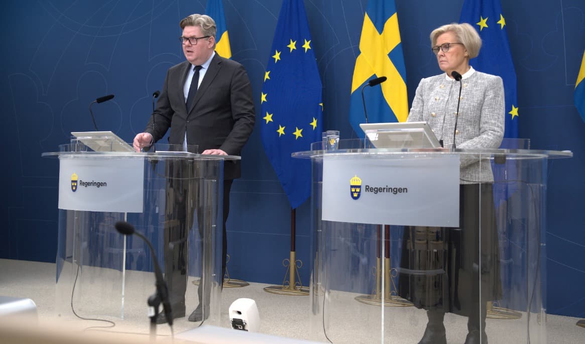 Justitieminister Gunnar Strömmer och rikspolischef Petra Lundh. Regeringen bör inte ge efter för känslostyrda krav som urholkar rättsstaten, menar Epoch Times politiske chefredaktör. Foto: Roger Sahlström