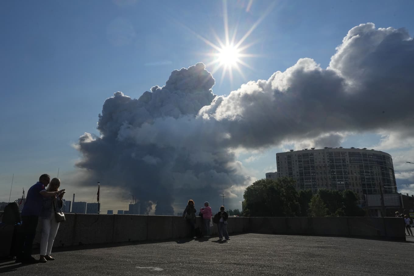 Ukraina pekar ut Wildberries som viktig leverantör i kriget, och anfallen mot företaget märks i Rysslands största städer. Bild tagen i S:t Petersburg i slutet av juli. Foto: UGC via AP/TT