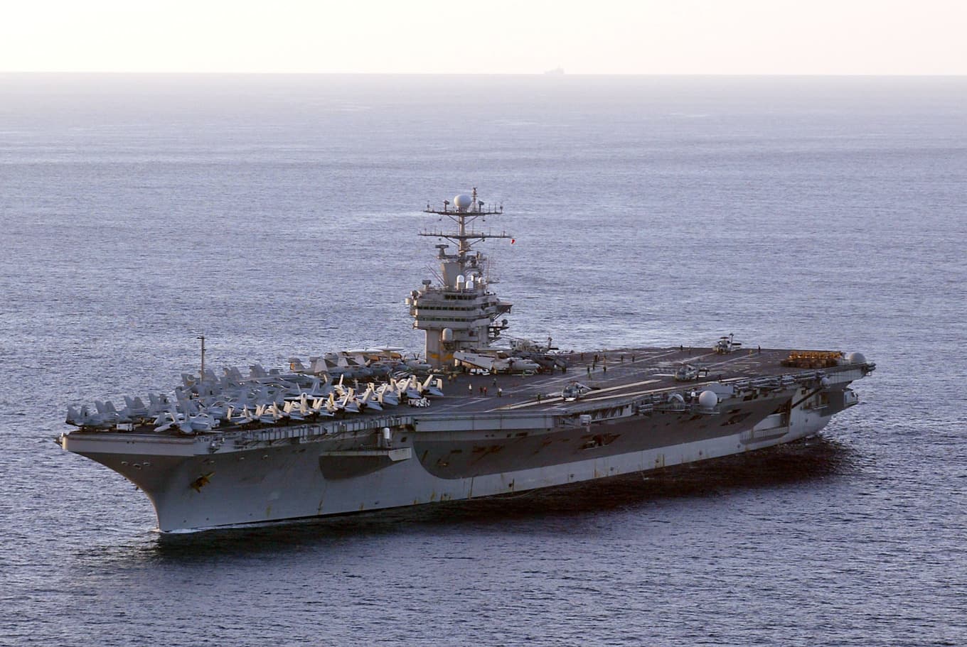 USS Abraham Lincoln i farvattnen utanför regionen Aceh i Indonesien. Arkivbild Foto: Andy Eames/AP/TT