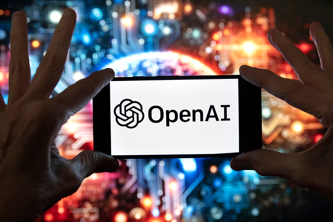 AI-modeller från Open AI attackerade plattformen Hugging Face i juli. I en ny rapport medger Open AI att företaget borde ha agerat snabbare för att avstyra attacken. Arkivbild. Foto: Michael Dwyer/AP/TT