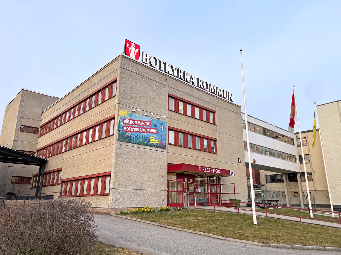 Botkyrka har 15 procent högre kommunalskatt än Lidingö. Skribenterna menar att utjämningssystemet försvagar kraven på ekonomisk hushållning. Foto: sofia drevemo