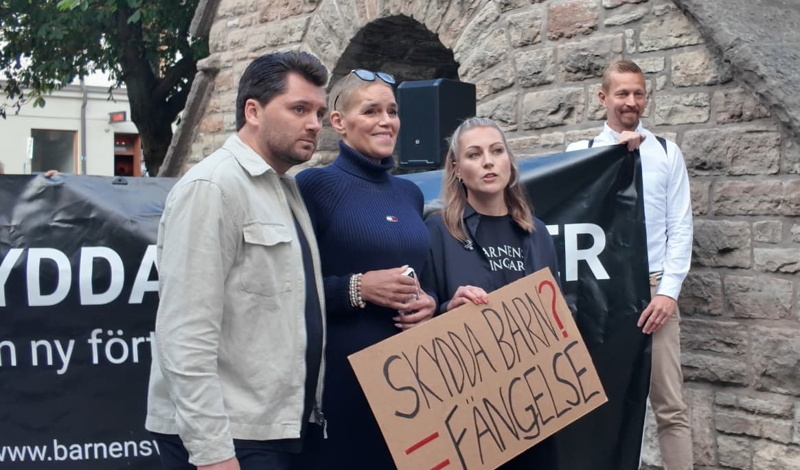 Företrädare för Dumpen kräver en förändrad förtalslagstiftning i samband med rättegången mot Jonatan Alfvén. Sara Nilsson menar att dagens regler riskerar att tysta personer som varnar för dömda sexualbrottslingar. Foto: Roger Sahlström