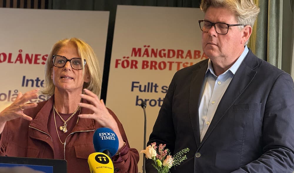 Finansminister Elisabeth (M) Svantesson och justitieminister Gunnar Strömmer (M) gick igenom valmanifestet i detalj. Foto: Staffan Erfors