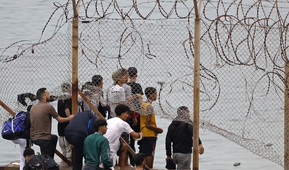 En strid pågår om hur forceringen av Ceutas gräns ska tolkas. Foto: Abdel Majid Bziouat/AFP via Getty Images