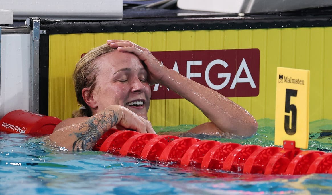 Sarah Sjöström efter guldet på 50 meter fjäril. Foto: Francois Nel/Getty Images