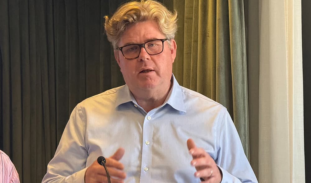 Justitieminister Gunnar Strömmer (M) berättar om sin plan för att avskaffa mängdrabatten nästa mandatperiod. Foto: Staffan Erfors