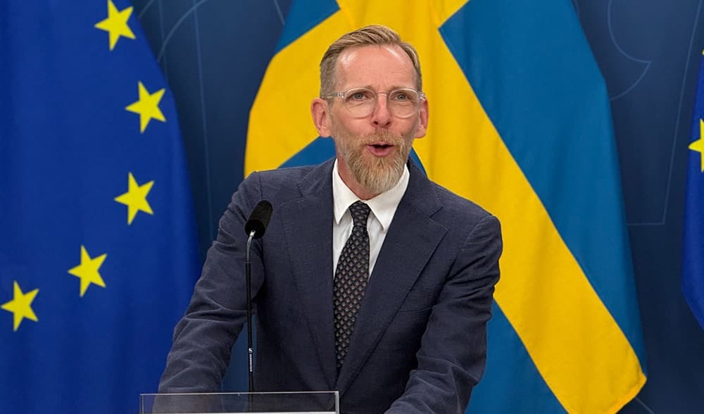 Socialminister Jakob Forssmed (KD) är entusiastisk över Fritidskortet. Foto: Staffan Erfors