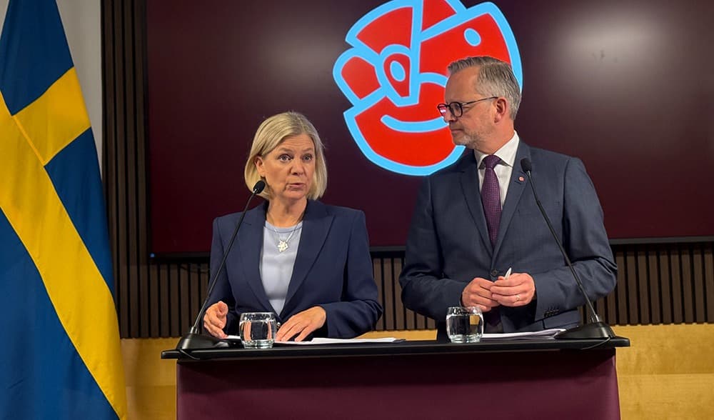 Magdalena Andersson och Mikael Damberg berättar om Socialdemokraternas valmanifest där bland annat en stor tandvårdsreform ingår. Foto: Staffan Erfors