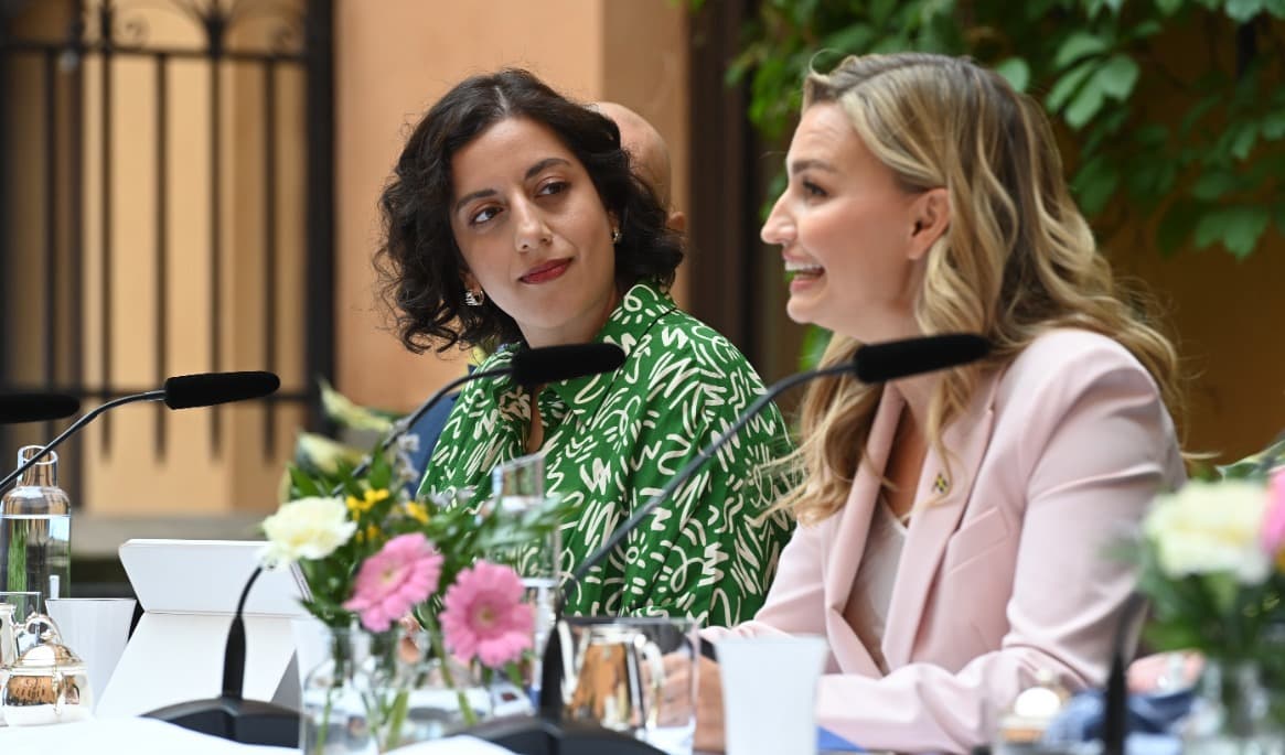 Utbildningsminister Simona Mohamsson (L) och energi- och näringsminister Ebba Busch (KD) ägnar sig åt byteshandel, menar Lotta Gröning.