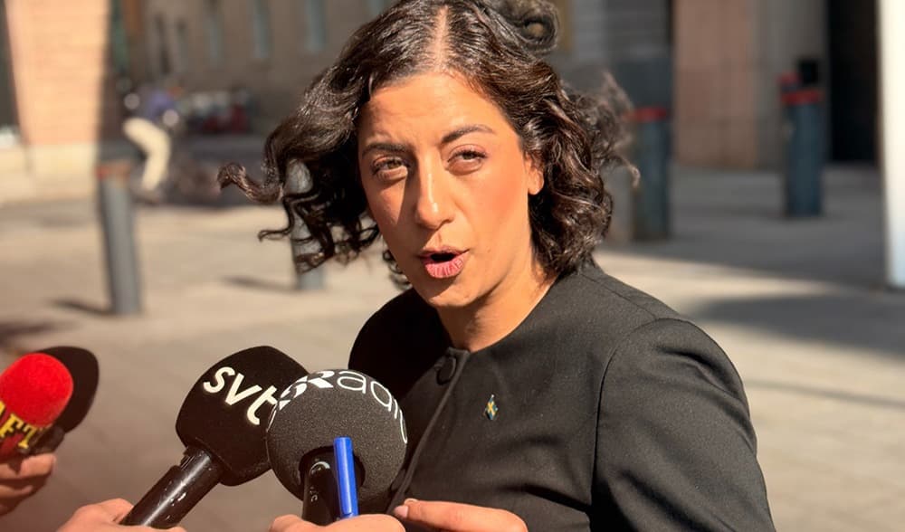 Simona Mohamsson (L) är besviken på Jimmie Åkesson (SD) som hon tycker fokuserar på fel saker istället för att vilja vinna valet 2026. Foto: Staffan Erfors