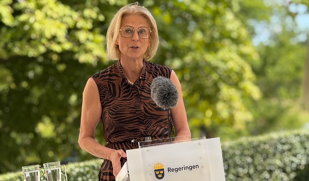 Finansminister Elisabeth Svantesson (M) redovisar läget i den svenska ekonomin. Foto: Staffan Erfors