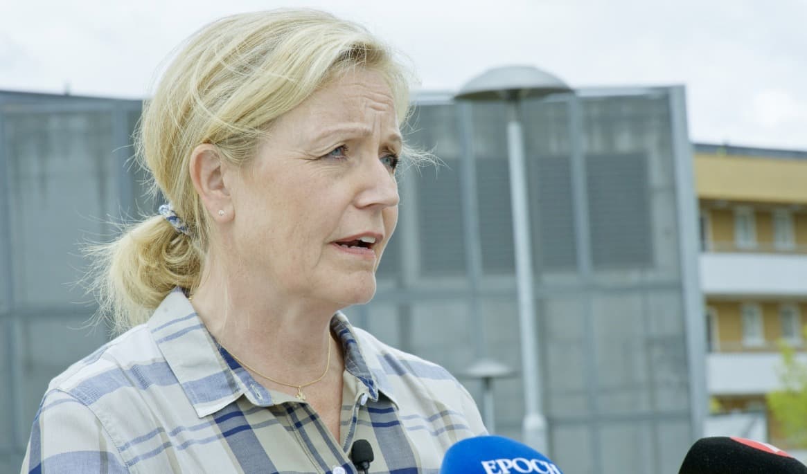Centerledaren Elisabeth Thand Ringqvist öppnar för en regering med S och KD efter valet, men stänger dörren för Vänsterpartiet, som hon anser inte är regeringsfärdigt. Foto: Adam Strand
