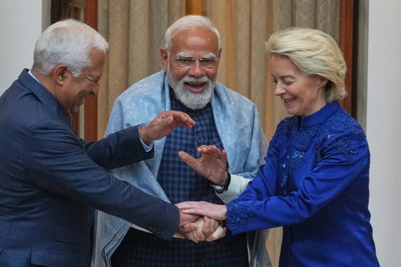 EU:s rådsordförande António Costa, Indiens premiärminister Narendra Modi och EU-kommissionens ordförande Ursula von der Leyen vid deras toppmöte i Delhi i januari i år. Arkivbild. Foto: Manish Swarup/AP/TT
