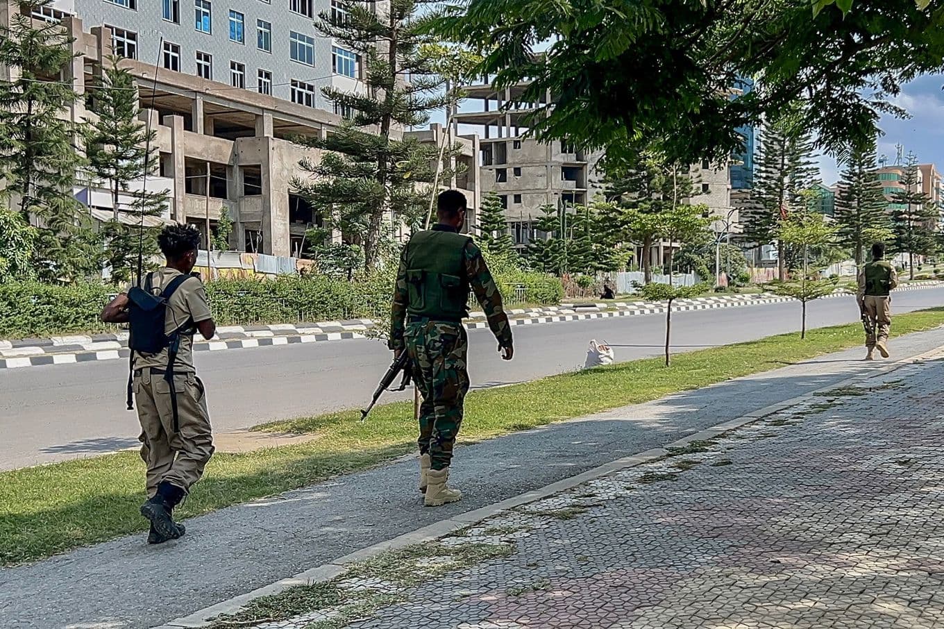 Milismän från TPLF i regionhuvudstaden Mekele den 23 september. Foto: AFP/TT