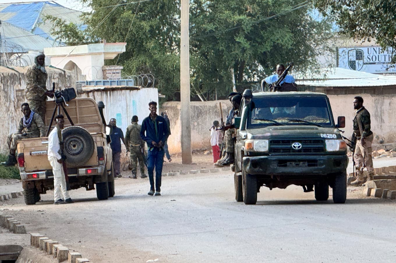 Säkerhetsstyrkor patrullerar staden Baidoa i Somalia. Bilden är från början av september. Foto: Bishar Mayow Mukhtar /AP/TT