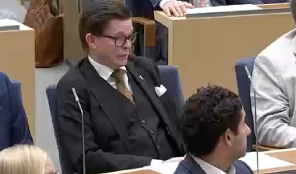 Andreas Norlén (M) får fortsatt förtroende som talman. Foto: Riksdagen