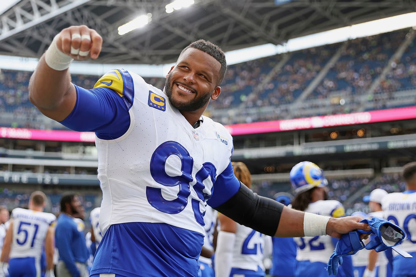 LA Rams är favorittippade bland annat som en följd av att Aaron Donald, en av NFL-historiens främsta försvarsspelare, gör comeback efter två år som pensionerad. Foto: Steph Chambers/Getty Images