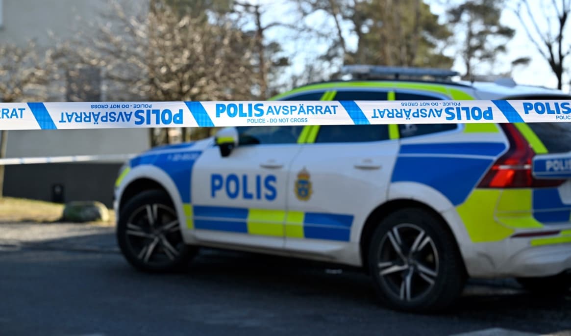 Polisen utreder ett misstänkt mordförsök på en skola i Växjö. Foto: Pontus Lundahl/TT