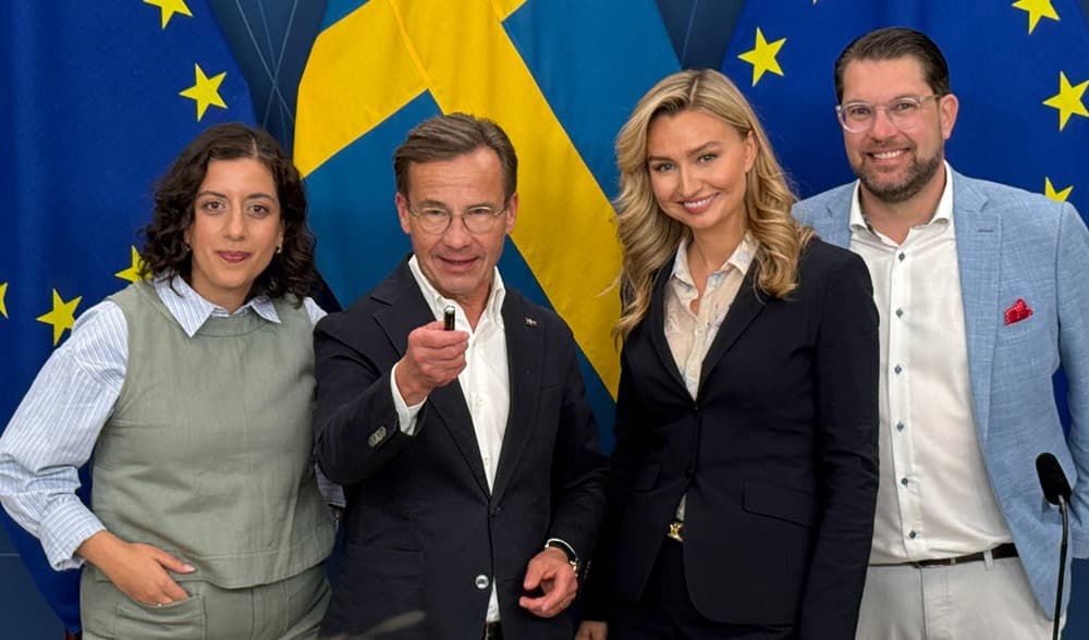 Ulf Kristersson (M) har lyckats få sina kolleger att sluta fred. Statsministern var mycket nöjd när berättade att Tidökollegerna ska ha sitt 63:e möte tillsammans idag. Foto: Staffan Erfors